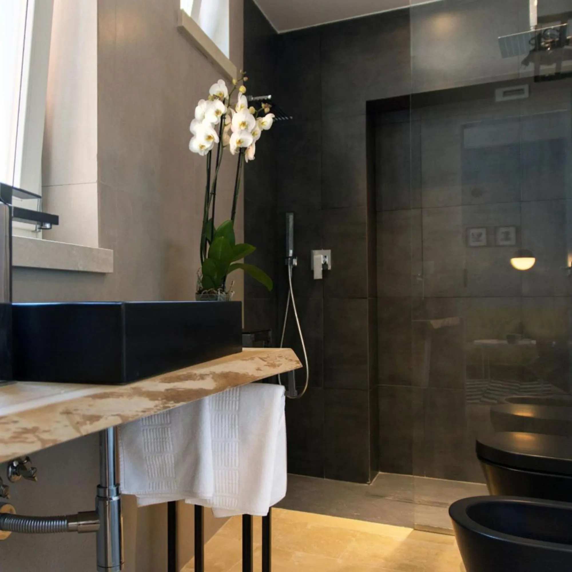 CinqueSuites-Ortigia-Foto-Junior-Suite-Deluxe-2-109107700-quadrata