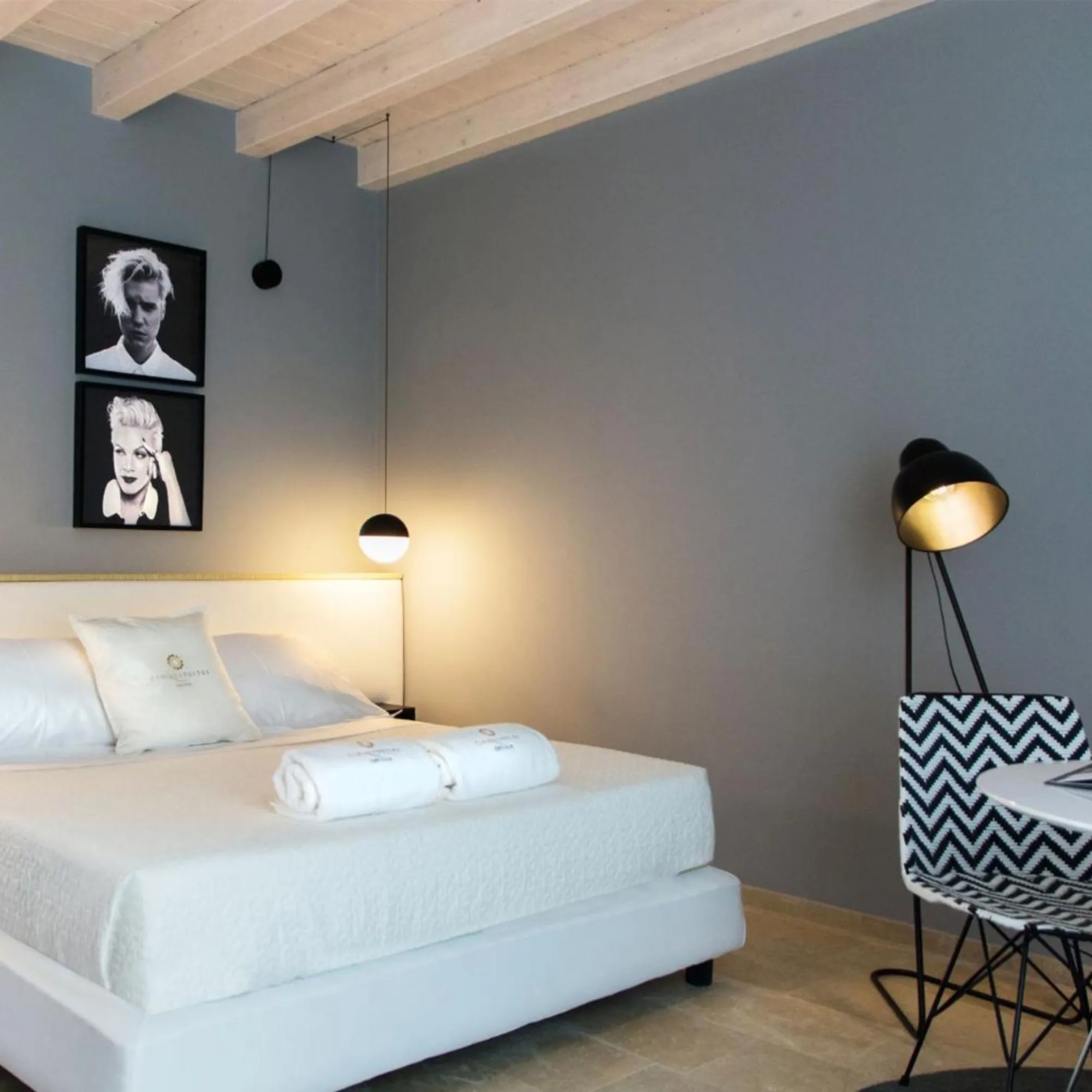 CinqueSuites-Ortigia-Foto-Junior-Suite-Deluxe-2-109107708-quadrata