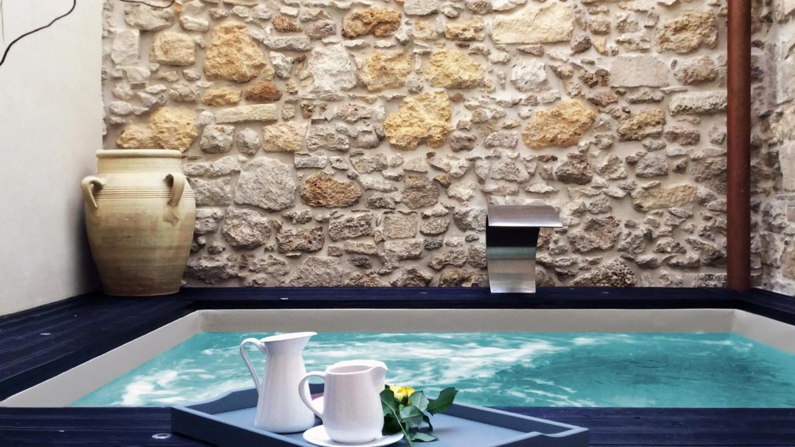 CinqueSuites-Ortigia-Foto-Suite-Deluxe-Vasca-Idromassaggio-111291734-orizzontale